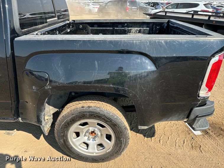 image for item DQ6951 2022 GMC Canyon Crew Cab pickup truck