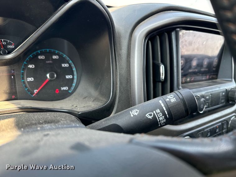 image for item DQ6951 2022 GMC Canyon Crew Cab pickup truck