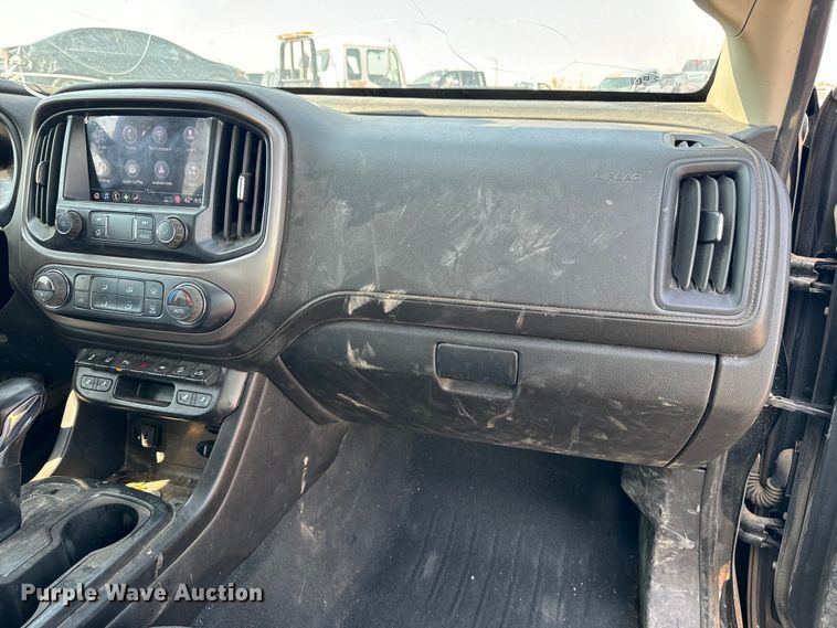 image for item DQ6951 2022 GMC Canyon Crew Cab pickup truck