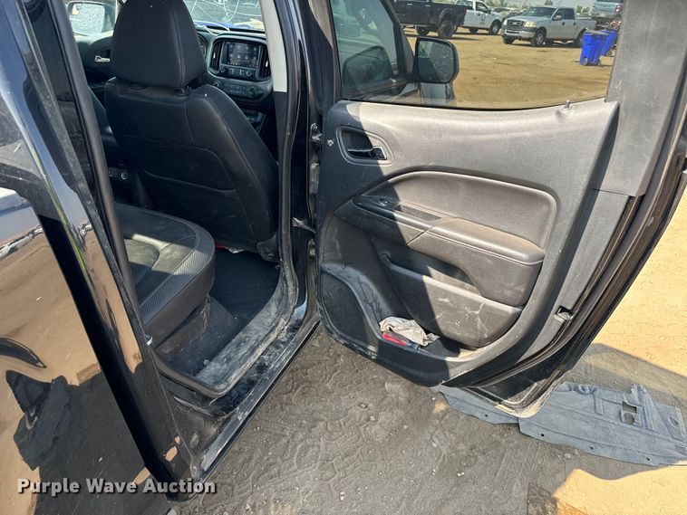 image for item DQ6951 2022 GMC Canyon Crew Cab pickup truck