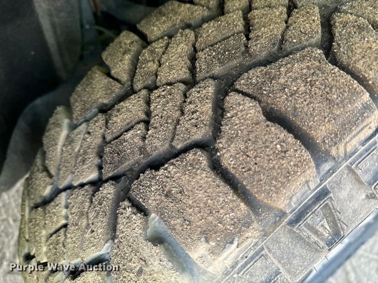 image for item DQ6951 2022 GMC Canyon Crew Cab pickup truck