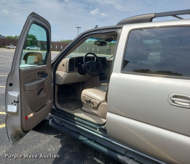 image for item DR4868 2006 Chevrolet  Suburban  Z71 SUV