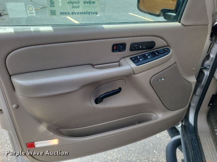 image for item DR4868 2006 Chevrolet  Suburban  Z71 SUV