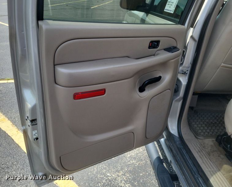 image for item DR4868 2006 Chevrolet  Suburban  Z71 SUV