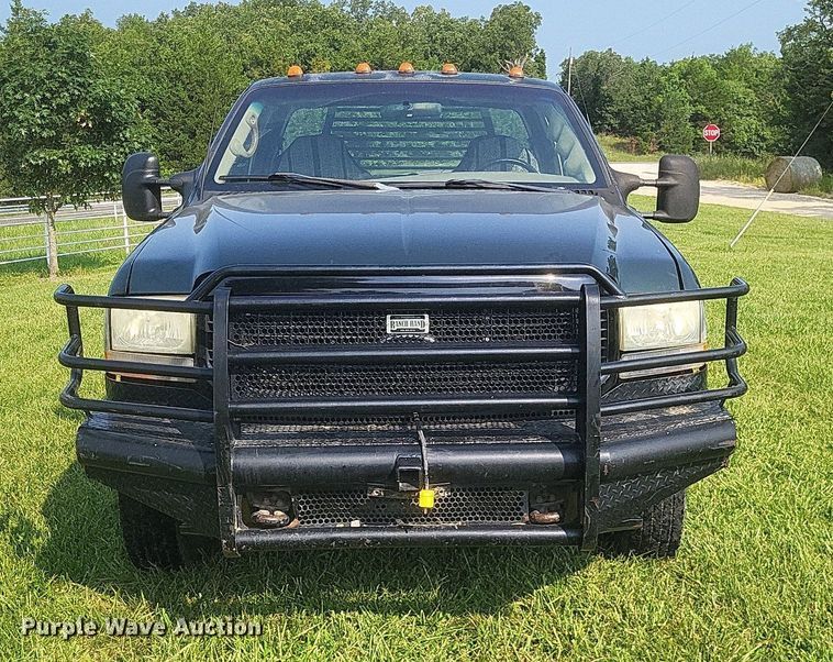 image for item DR4920 2002 Ford F550 Super Duty XLT SuperCab bale bed truck