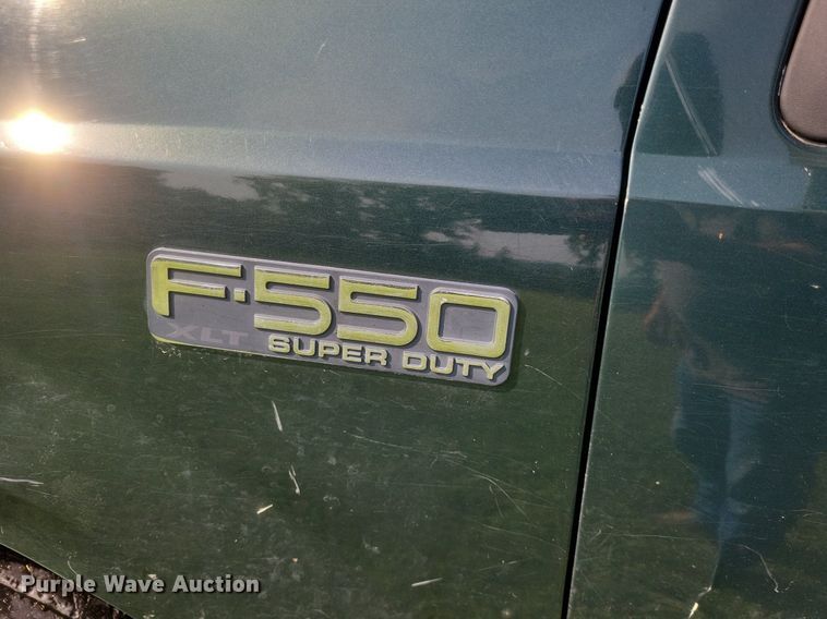 image for item DR4920 2002 Ford F550 Super Duty XLT SuperCab bale bed truck