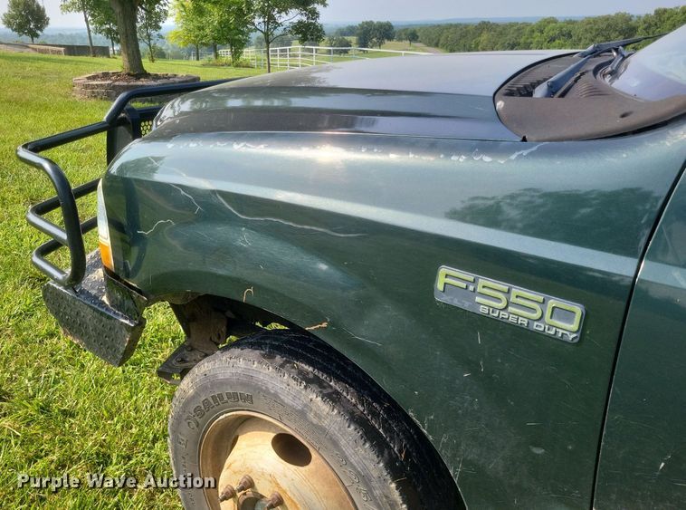 image for item DR4920 2002 Ford F550 Super Duty XLT SuperCab bale bed truck