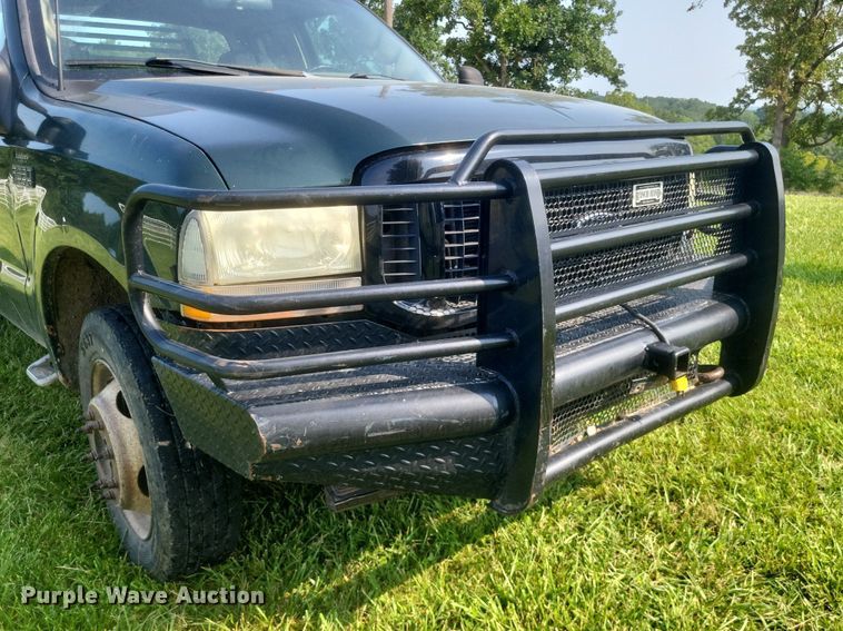 image for item DR4920 2002 Ford F550 Super Duty XLT SuperCab bale bed truck