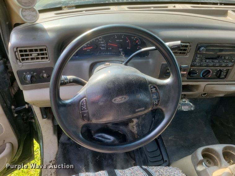 image for item DR4920 2002 Ford F550 Super Duty XLT SuperCab bale bed truck