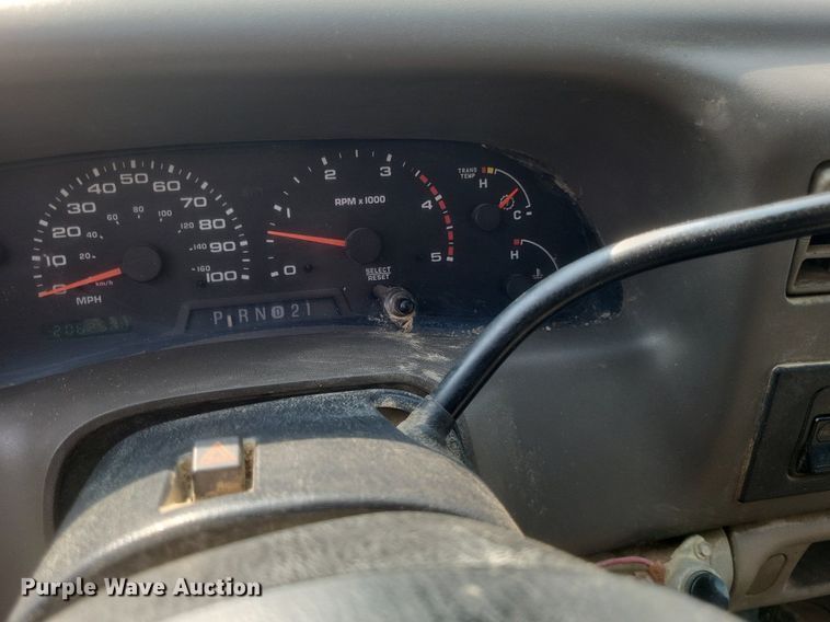 image for item DR4920 2002 Ford F550 Super Duty XLT SuperCab bale bed truck