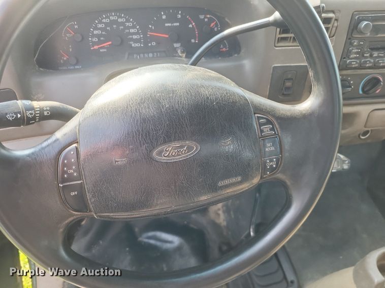 image for item DR4920 2002 Ford F550 Super Duty XLT SuperCab bale bed truck