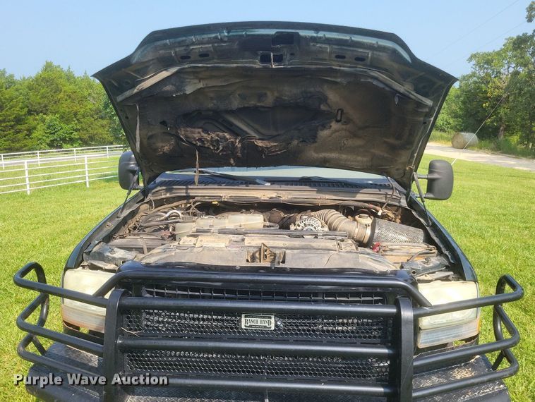 image for item DR4920 2002 Ford F550 Super Duty XLT SuperCab bale bed truck