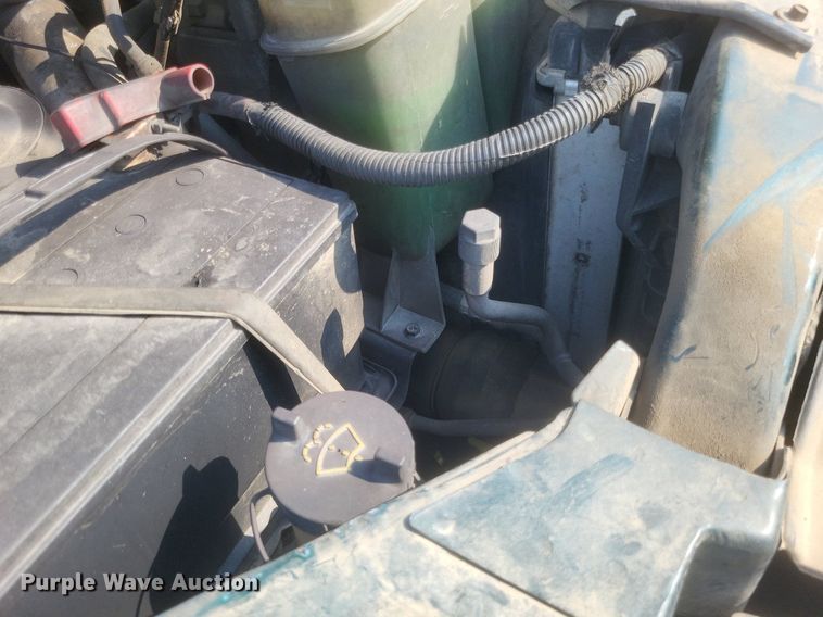 image for item DR4920 2002 Ford F550 Super Duty XLT SuperCab bale bed truck