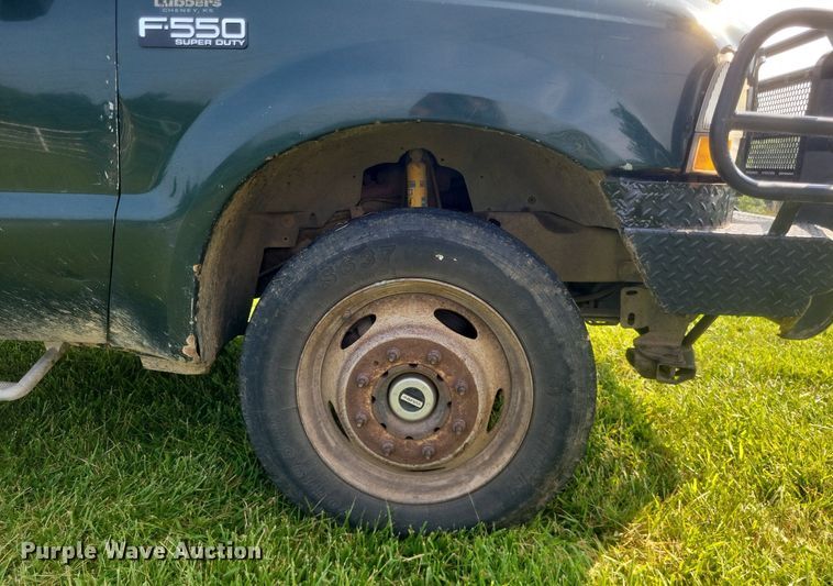 image for item DR4920 2002 Ford F550 Super Duty XLT SuperCab bale bed truck