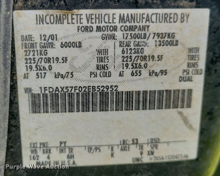 image for item DR4920 2002 Ford F550 Super Duty XLT SuperCab bale bed truck