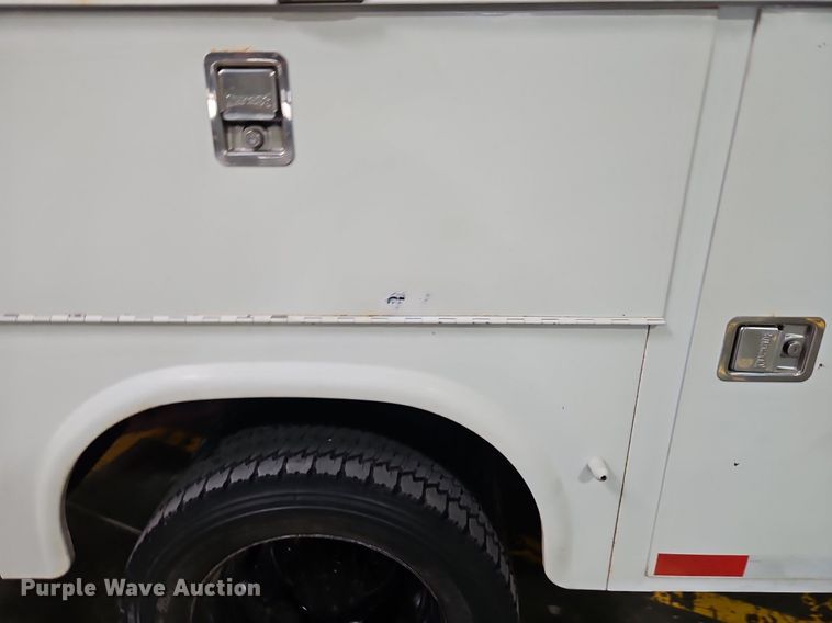 image for item DR8728 2008 Ford F550 Super Duty XL utility / service truck