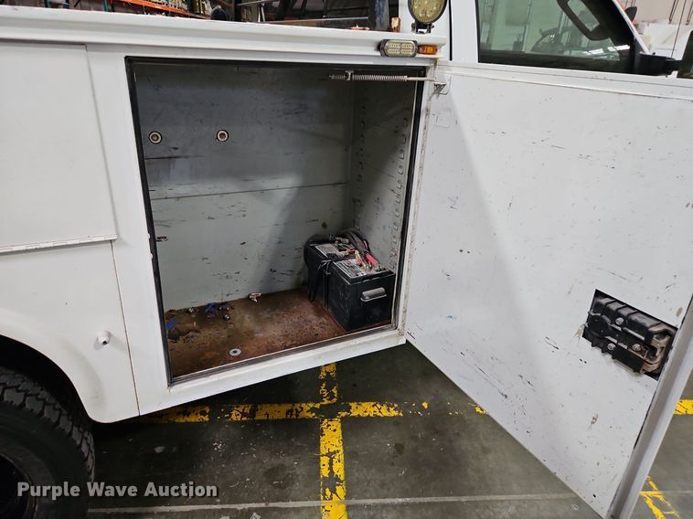 image for item DR8728 2008 Ford F550 Super Duty XL utility / service truck