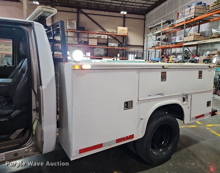 image for item DR8728 2008 Ford F550 Super Duty XL utility / service truck