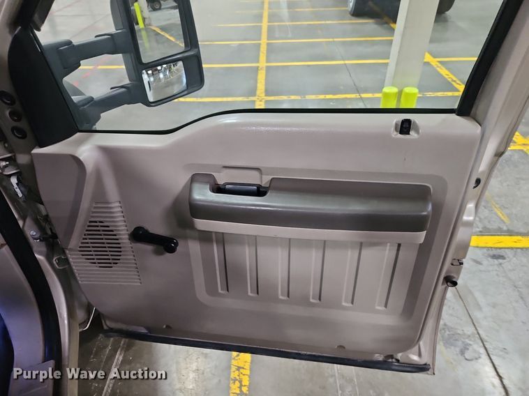 image for item DR8728 2008 Ford F550 Super Duty XL utility / service truck