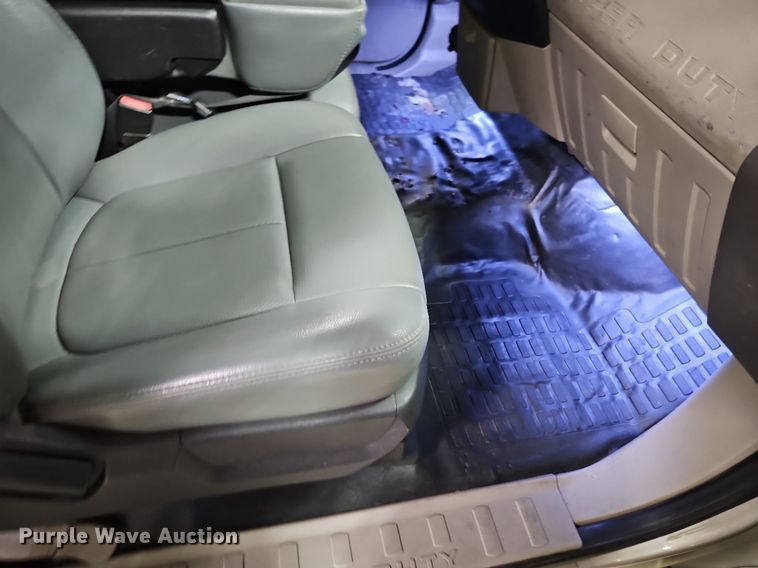 image for item DR8728 2008 Ford F550 Super Duty XL utility / service truck