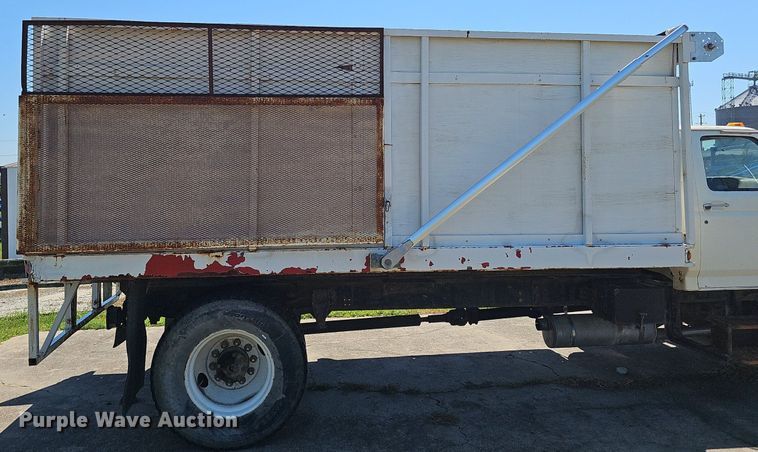 image for item DS4677 1993 Ford F700 dump truck