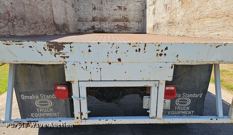 image for item DS4677 1993 Ford F700 dump truck