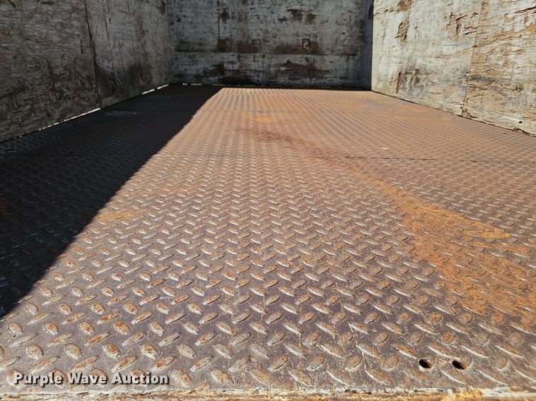 image for item DS4677 1993 Ford F700 dump truck