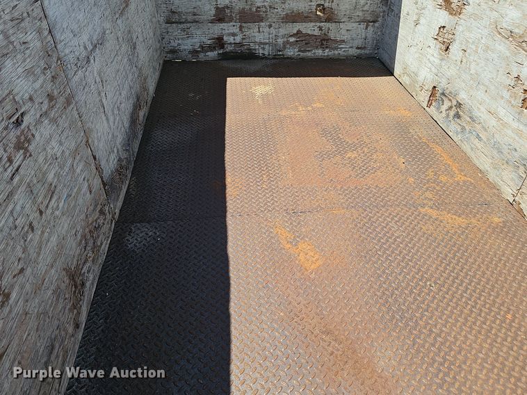 image for item DS4677 1993 Ford F700 dump truck