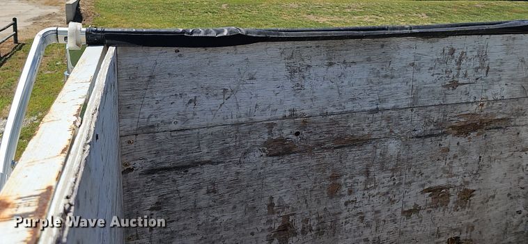 image for item DS4677 1993 Ford F700 dump truck