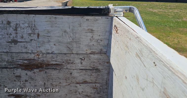 image for item DS4677 1993 Ford F700 dump truck