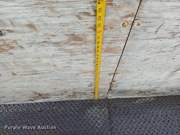 image for item DS4677 1993 Ford F700 dump truck