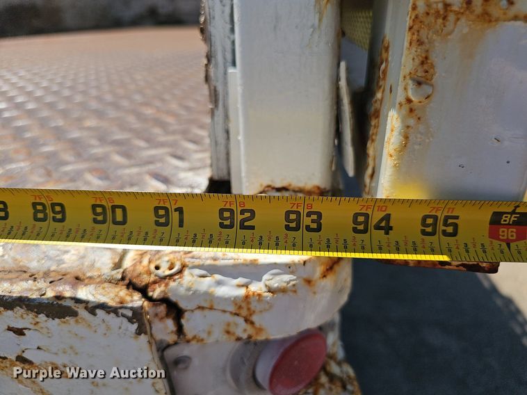 image for item DS4677 1993 Ford F700 dump truck