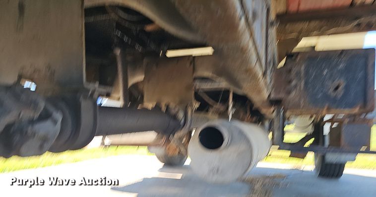 image for item DS4677 1993 Ford F700 dump truck