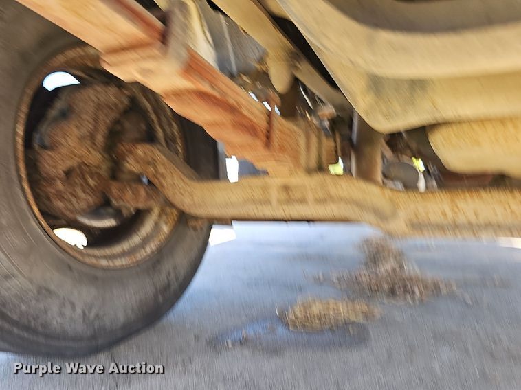 image for item DS4677 1993 Ford F700 dump truck