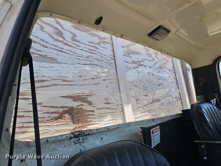 image for item DS4677 1993 Ford F700 dump truck