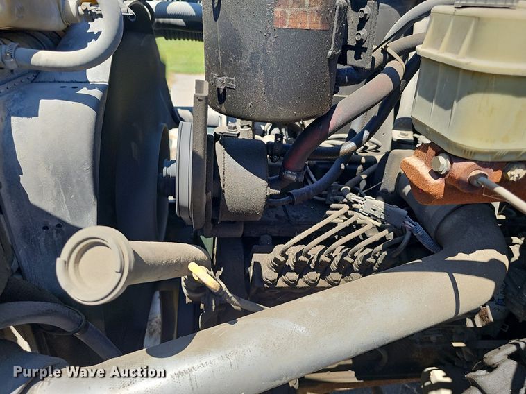 image for item DS4677 1993 Ford F700 dump truck