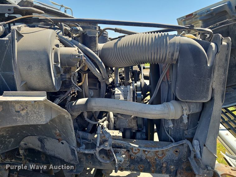 image for item DS4677 1993 Ford F700 dump truck