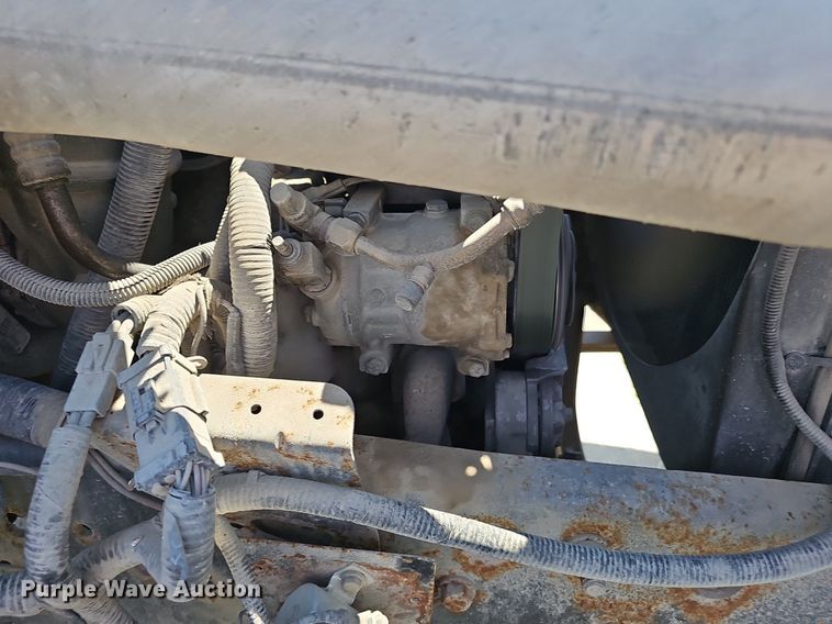 image for item DS4677 1993 Ford F700 dump truck