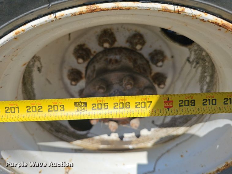 image for item DS4677 1993 Ford F700 dump truck