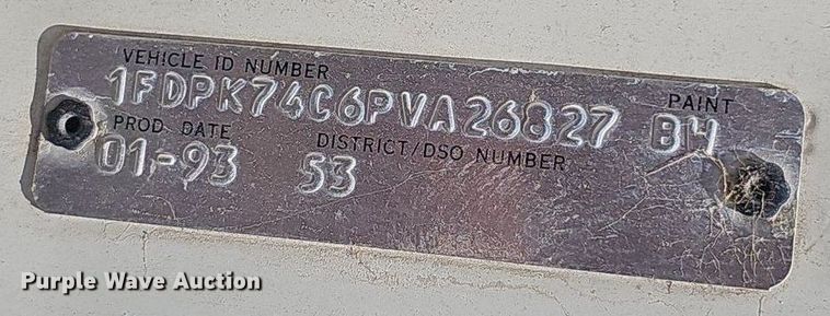 image for item DS4677 1993 Ford F700 dump truck