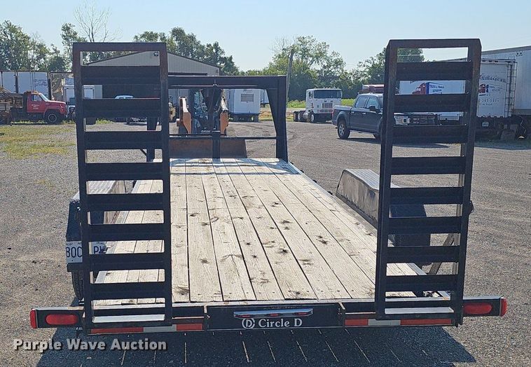 image for item DS4678 2007 Circle D 20S2GNLF equipment trailer