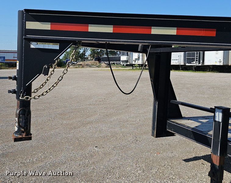 image for item DS4678 2007 Circle D 20S2GNLF equipment trailer