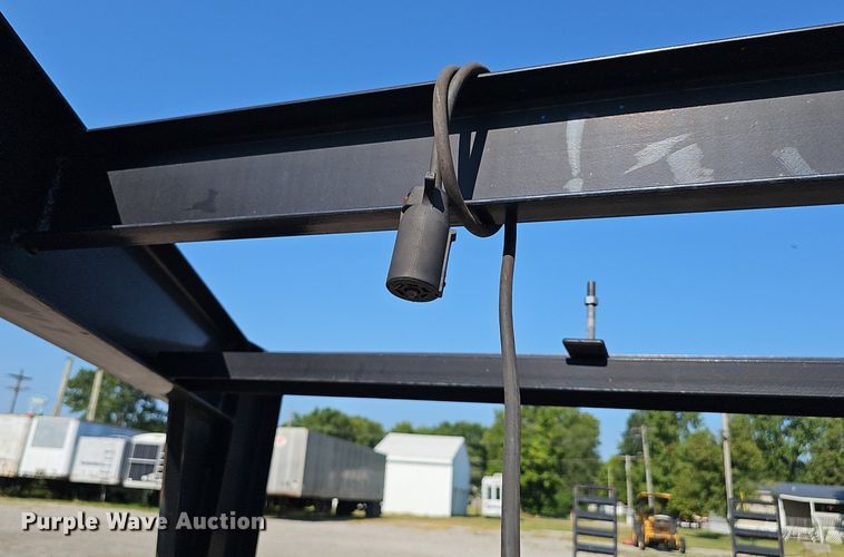 image for item DS4678 2007 Circle D 20S2GNLF equipment trailer