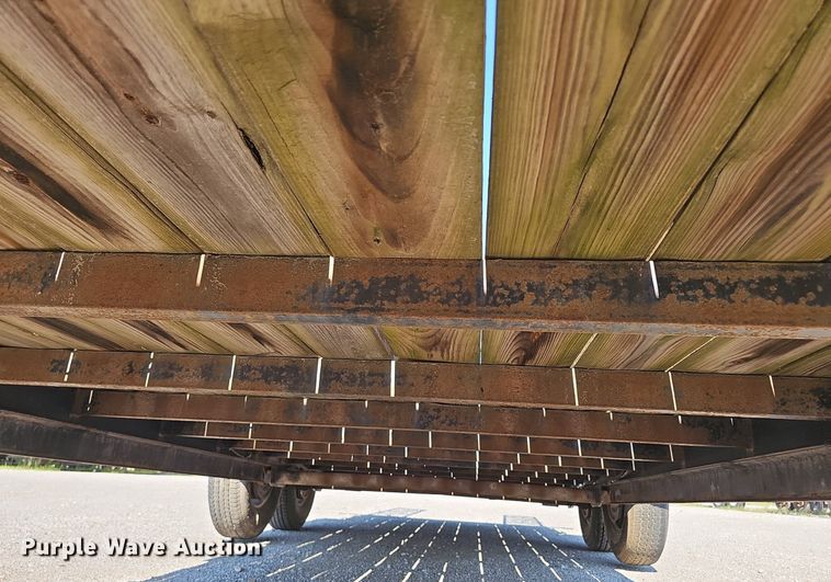 image for item DS4678 2007 Circle D 20S2GNLF equipment trailer