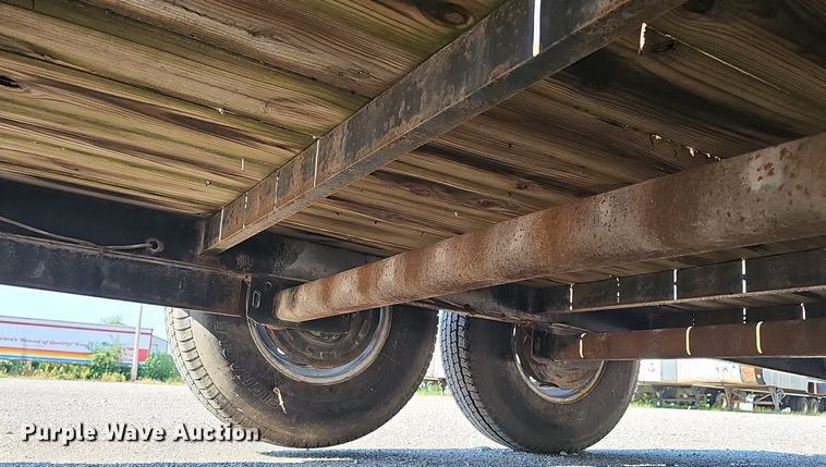 image for item DS4678 2007 Circle D 20S2GNLF equipment trailer