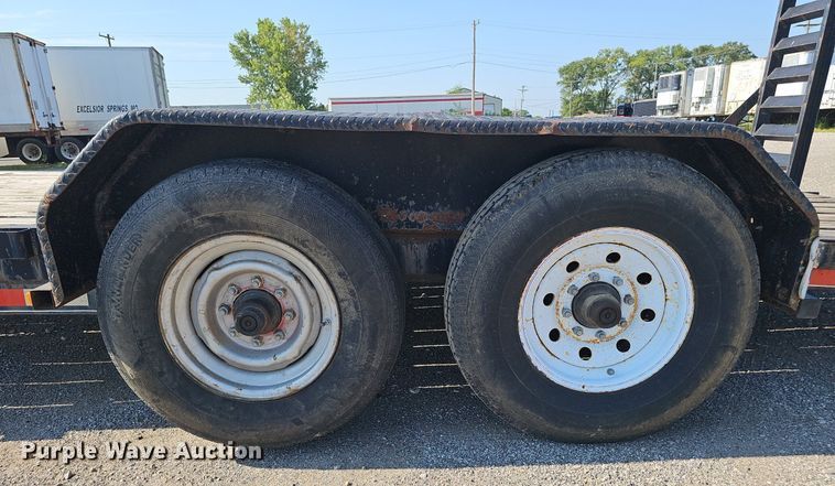 image for item DS4678 2007 Circle D 20S2GNLF equipment trailer