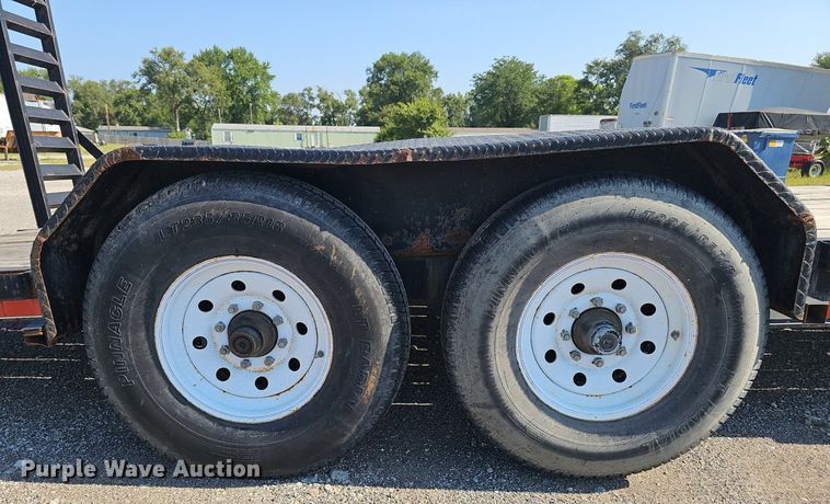 image for item DS4678 2007 Circle D 20S2GNLF equipment trailer