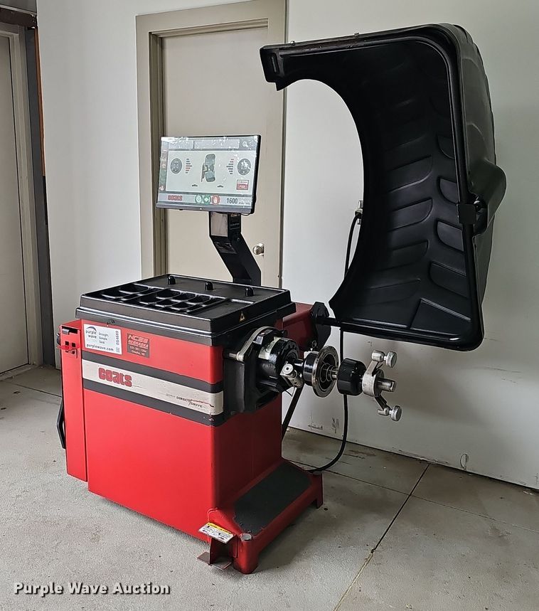 image for item DS4689 Coats 1600 Direct Drive tire balancer