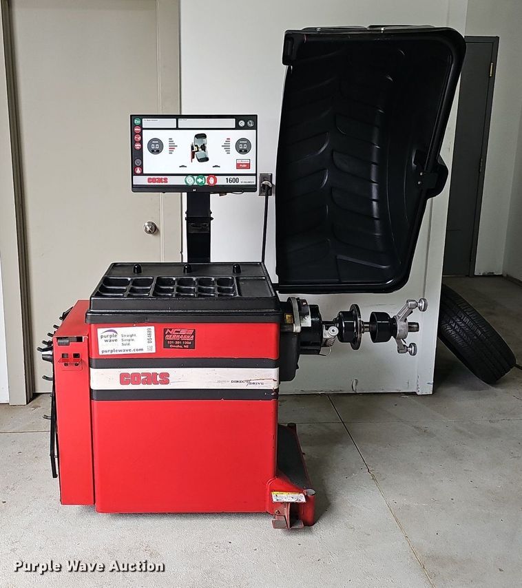 image for item DS4689 Coats 1600 Direct Drive tire balancer