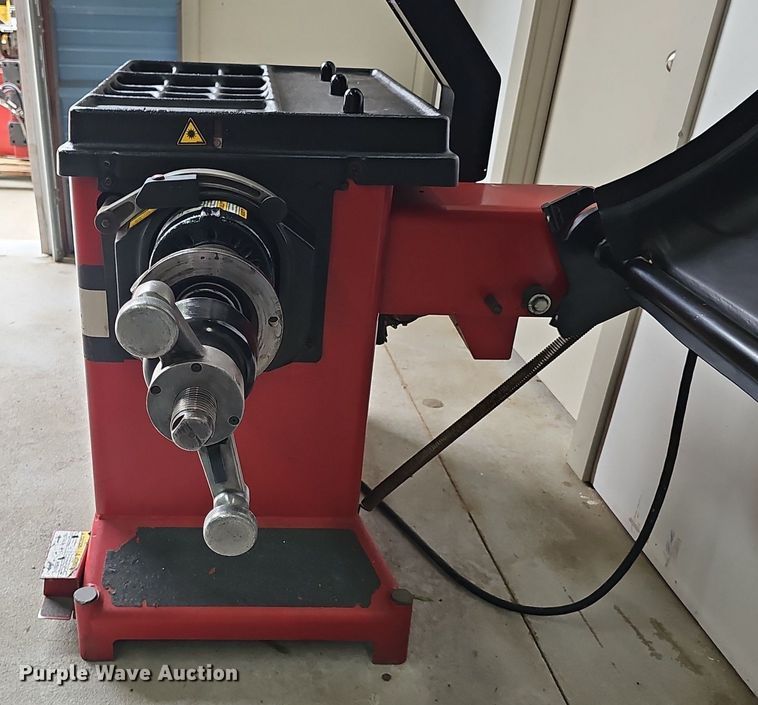 image for item DS4689 Coats 1600 Direct Drive tire balancer